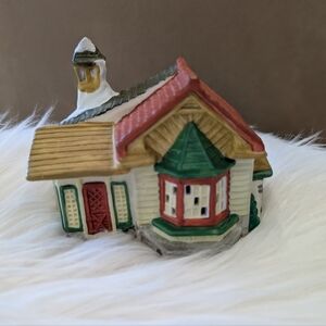 Vintage Village Santa's Best Spirit of America Christmas Porcelain Farm House